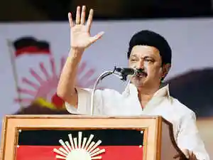 Nine workers died in a power plant collapse at Ennore. Tamil Nadu Chief Minister MK Stalin announced ten lakh rupees compensation for each victim's family. Prime Minister Narendra Modi also offered two lakh rupees ex-gratia. The incident involved a steel arch collapse at the construction site. Officials are investigating the cause of the accident.