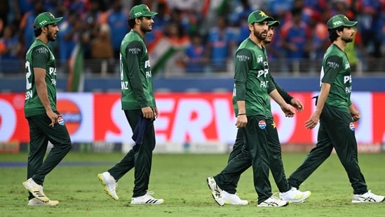 Pakistan coach Mike Hesson was left fuming after the Indian contingent refused to shake hands with his players after the conclusion of the Asia Cup 2025 Group A tie at the Dubai International Stadium on Sunday. Suryakumar Yadav's side cruised home with seven wickets in hand and 25 balls to spare as India chased down 128 inside 16 overs. However, the match concluded on an unsavoury note as Suryakumar Yadav and Shivam Dube rushed back to their dressing room after the winning runs were hit.