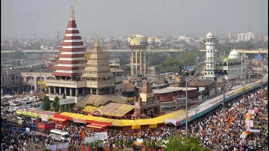Patna, one of the world's oldest continuously inhabited cities, is named after a trumpet-shaped yellow flower (Patali). Over 2,000 years ago, it transformed from a village (Pataligrama) into an imperial capital. Puranic legends ascribe its founding to King Putraka, who named it after his queen Patali, following the birth of their firstborn son.