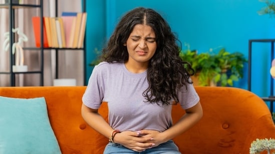 Postpartum cramming may be intense. Know what the main reasons are and how breastfeeding plays an essential role in deciding your period pain. The postpartum period is a very challenging time, both mentally and physically. The stage after childbirth brings a whole new set of changes, from emotional turmoil like postpartum depression to physiological changes like a much more painful period. While your period may make a grand comeback after the nine-month hiatus but the pain feels much more jarring because of the sharp intensity.