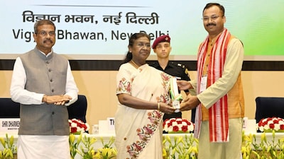 President Droupadi Murmu presented the National Teacher Awards to 45 educators from around the country on Friday, recognising their outstanding contributions to teaching and learning. The awardees were honoured at the annual ceremony for their novel teaching methods, dedication to student development, and efforts to improve learning outcomes in challenging environments.