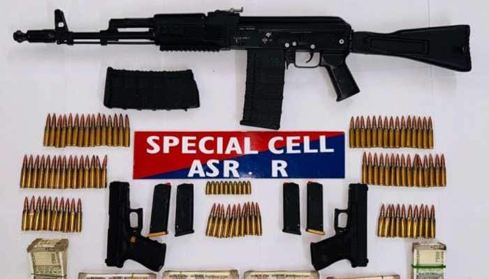 Punjab Police bust Pak-backed arms, drug smuggling network; 5 arrested Amritsar, July 27 (IANS) In a significant breakthrough, the Punjab Police, in coordination with Central agencies, have dismantled a major trans-border smuggling network of sophisticated arms and drug money operated by handlers backed by Pakistan's Inter-Services Intelligence (ISI), authorities said on Sunday.