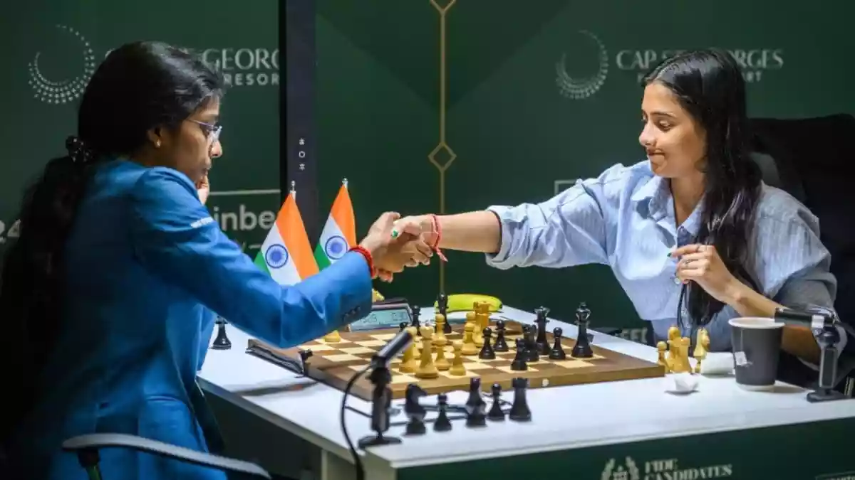 R Vaishali Beats Compatriot Divya Deshmukh To Grab Women's Joint Lead