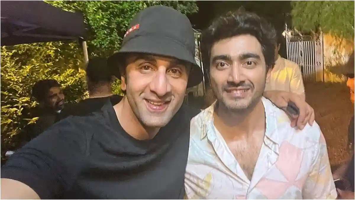 Ranbir Kapoor Does Not Come With An Entourage