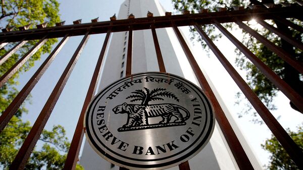 RBI Recruitment 2025: The Reserve Bank of India (RBI) recently issued a notification about its latest recruitment drive that commences on September 10. A total of 120 officer positions are available for Grade B Officer posts. Aspiring candidates willing to work in India's top monetary institution can apply online via the official website at www.rbi.org.in.