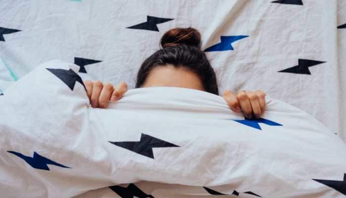 Regularly washing the bedsheets is not just about keeping them looking fresh—it's vital for the person's health and sleep quality. The bed is a sanctuary, the place where a person unwinds and recharges after a long day. But how clean are the bedsheets really? Dirt, sweat, dead skin cells, and even dust particles accumulate over time, making regular washing essential for both hygiene and comfort.