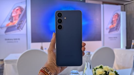 Samsung Galaxy S25 FE 5G has been announced globally at the recent Galaxy event. This new generation Fan Edition model flaunts flagship AI-powered features, powerful performance, and an advanced triple camera setup. While the smartphone looks impressive on paper. We have had the opportunity to get hands-on experience with the Galaxy S25 FE 5G mobile. Therefore, if you're planning to buy this new affordable flagship phone, here's a detailed first look at its design, upgrades, and new features.