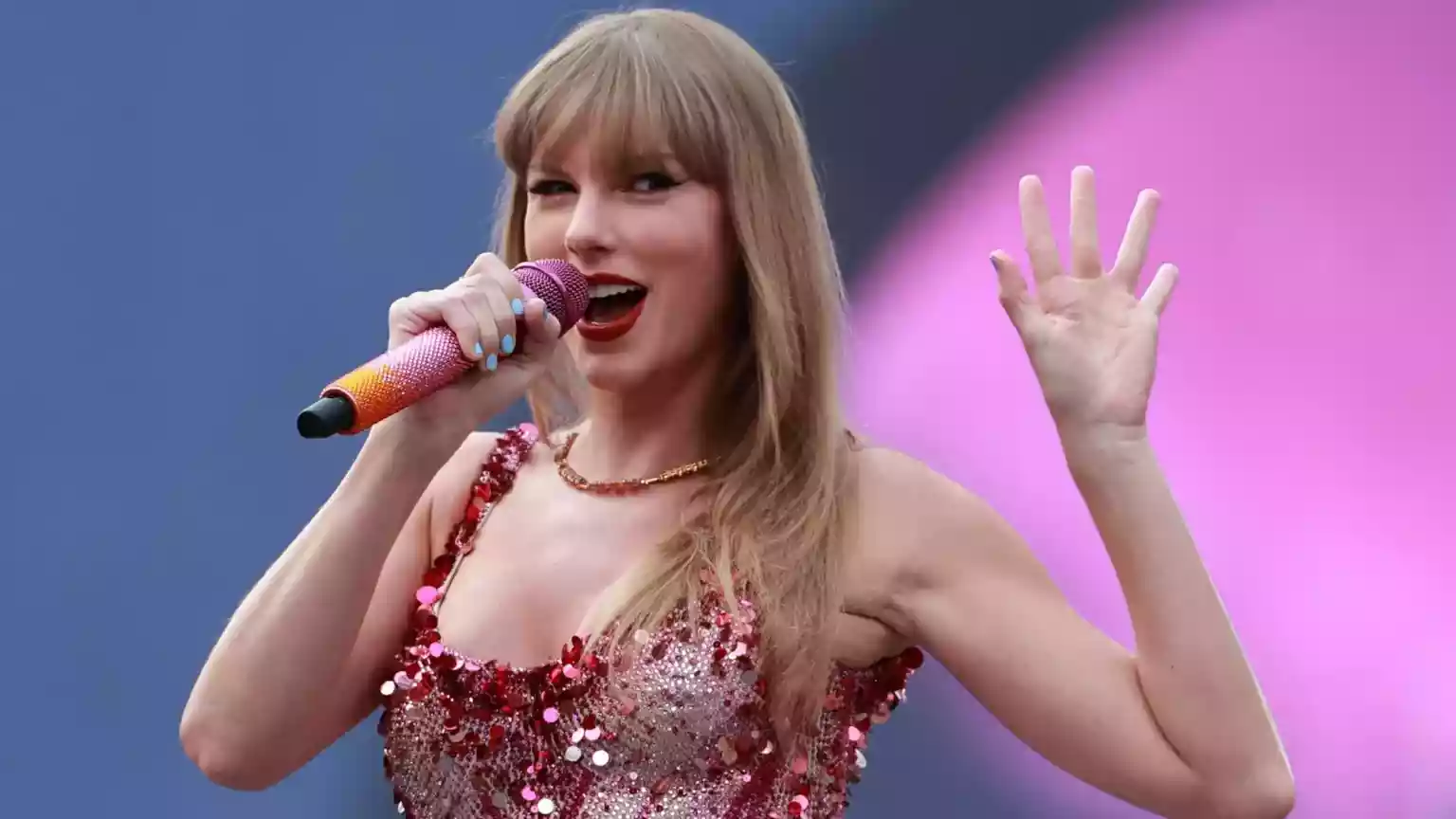 Since the release of Taylor Swift's new album on Friday, fans have been falling over themselves to try to work out who she is referring to in one track in particular. The song, Actually Romantic, is about an unnamed fellow popstar - and social media has blown up with speculation that it's a Charli XCX diss track.