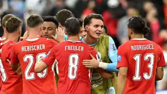 Slick Switzerland sweep past Algeria into World Cup last 16