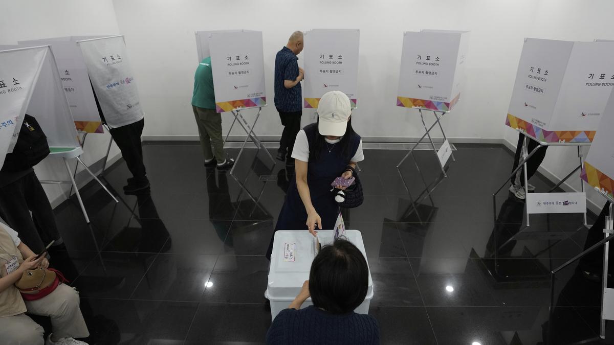 South Korea's leading candidates held major campaign events Sunday (June 1, 2025), two days out from a snap Presidential election triggered by its former leader's removal after his disastrous declaration of martial law. The June 3 election is set to cap months of political turmoil sparked by Yoon Suk Yeol's brief suspension of civilian rule in December, for which he was impeached and removed from office.