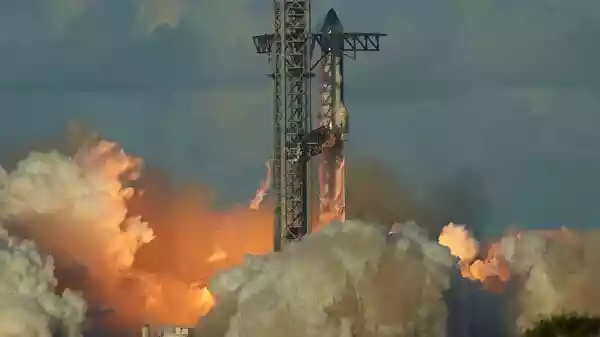 SpaceX, Blue Origin set to make 2025 Florida’s biggest year in rocket launches