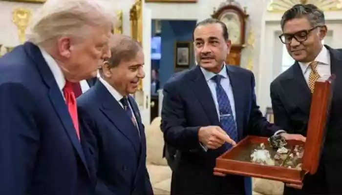 Speaking in Pakistan's Parliament, Khan accused Munir of acting “like a salesman” while Shehbaz Sharif appeared “like a manager watching the drama unfold.” Pakistani senator Aimal Wali Khan has sharply criticised Army Chief Field Marshal Asim Munir for presenting rare earth minerals to former US President Donald Trump during Prime Minister Shehbaz Sharif's recent visit to Washington, branding the act a “mockery” and questioning the military chief's authority to showcase the country's strategic resources.