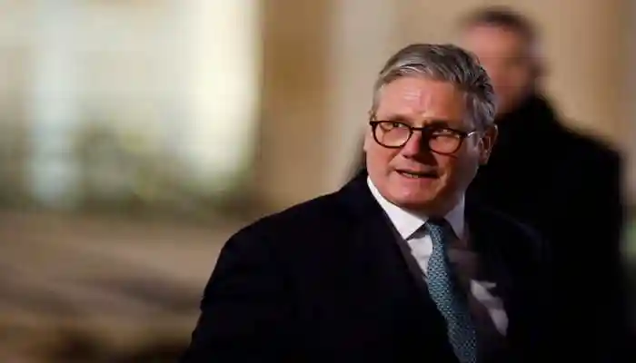 Starmer led the Labour Party to victory last year but is now struggling to maintain voter trust. <strong>London:</strong> Questions are growing about the political survival of UK Prime Minister Keir Starmer. Polls suggest his approval ratings are extremely low.