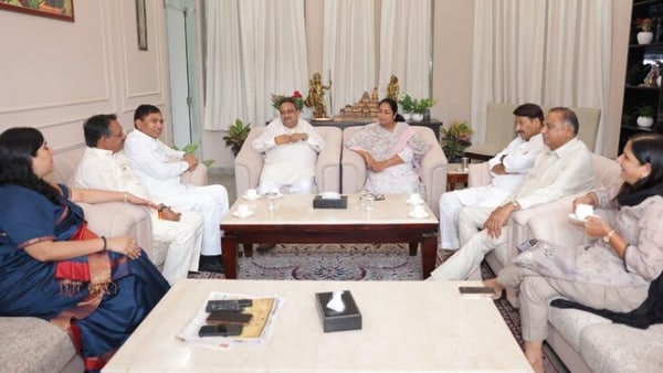 <strong>Delhi:</strong> A day after Chief Minister Rekha Gupta was “slapped” by a man named Rajesh Khimji during the ‘Jan Sunvai,' BJP MP Praveen Khandelwal, shared a photo of the CM. He had met Rekha Gupta at her residence in Delhi. Today, I met with the popular Chief Minister of Delhi, Mrs. @gupta_rekha ji, along with all my fellow MPs from Delhi and inquired about her well-being. The Chief Minister is completely healthy and, as before, is continuously engaged with dedication in the work of the people of Delhi,