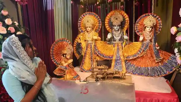 <strong>Happy Navratri 2025: </strong>The nine-day festival of Navratri, also known as Durga Puja, commenced on Monday with enthusiastic celebrations across the country. The first day of the festival was observed as Shardiya Navratri. The second day, Tuesday, is dedicated to Goddess Brahmacharini. She is revered as the symbol of penance, austerity, and devotion. According to belief, she is a form of Goddess Parvati and Goddess Durga, who performed intense penance for thousands of years to win the love of Lord Shiva.