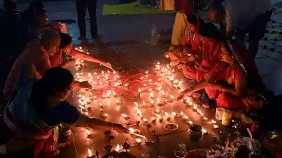 <strong>October Festivals 2025 Calendar: </strong>Hindus will observe several auspicious festivals in the month of October. From the joyous occasion of Dussehra and Karwa Chauth taking place in the first half of the month to the auspicious festival of lights, Diwali, and Chhath Puja being observed in the second half, it is important to learn the correct dates of these festivals. So, we decided to help you out by creating a list with the help of the panchang: