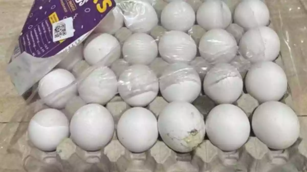 Swiggy Instamart User Asks Gemini Nano To Crack 20 Eggs In Tray