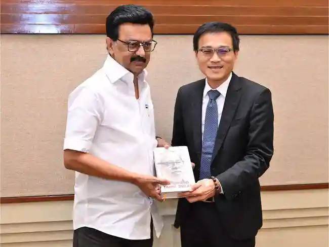 Taiwanese contract manufacturing giant Foxconn issued a statement on Tuesday clarifying that it had not discussed making any fresh investments in Tamil Nadu with the state government. The clarification came in the wake of the government announcing that the company had committed to invest Rs 15,000 crore in the state. <br><br>Foxconn confirmed that the company's newly appointed India Representative, Robert Wu, had held discussions with Tamil Nadu Chief Minister MK Stalin and his team. But, it noted in the statement,