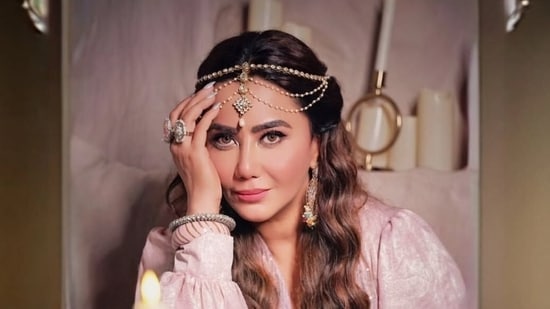 Television actor and model Nausheen Ali Sardar recently shared a surprising anecdote about Indian Matchmaking-fame matchmaker, Sima Taparia. Appearing on Siddharth Kannan's YouTube show, Nausheen revealed that when she sought assistance in finding a life partner during the COVID-19 period, Sima turned her down due to her religious background.