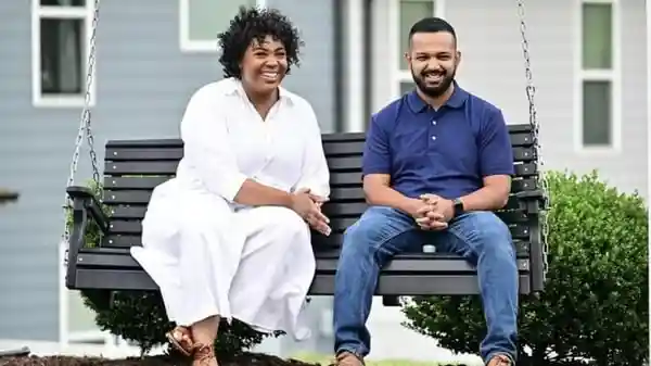 The American woman who went viral for learning the Marathi language for her Maharashtrian husband is back with another heartwarming video. However, this time, it's the husband who has got the Internet gushing over the “adorable couple”. In an attempt to counter the hate they've received online for marrying each other, content creator Candace asked her husband, Aniket, why he chose to marry her. The video was created based on a hate comment.