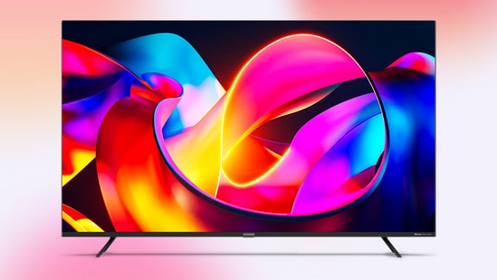 The Black+Decker Supreme TV was recently launched in the premium segment. It's a QLED TV packed with premium features like the latest Android 14-based Google TV interface and powerful 80-watt speakers. Prices start at ₹29,999 for the base 32-inch model and go up to ₹82,999 for the 55-inch model, which I got for review. I tried all types of content on this TV, including gaming. Let's see where it truly stands out in the crowded smart TV market.