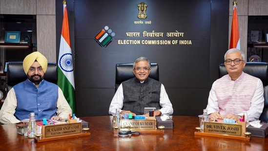 The Chief Election Commissioner, Gyanesh Kumar, said on Sunday that the poll body's doors are open equally to all, calling on every political party to raise any problem with the draft electoral roll under the Bihar SIR. The CEC said that 15 days were left for corrections in the Bihar draft electoral roll and called on every party to approach the ECI with the same.