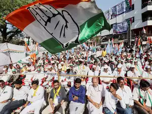 The Congress party convened an extended CWC meeting in Patna, asserting that the BJP-led government's economic policies have caused widespread despair and unemployment. They accused the Centre of manipulating economic data, undermining democratic institutions, and displaying bias against non-NDA states by withholding GST compensation. The party also criticized the government's handling of farmers' issues and budget cuts to MGNREGS.