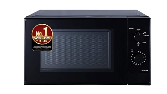 The countdown to Amazon Great Indian Festival has begun, and shoppers are preparing for deals that transform homes with the latest appliances. The Amazon sale 2025 is expected to bring competitive prices on the best microwave oven choices across leading brands. Microwave ovens have evolved into versatile appliances, capable of baking, grilling, defrosting, and even preparing complete meals with minimal effort. Their convenience and efficiency make them a staple in modern kitchens.