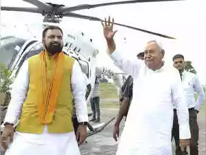 The Election Commission met political parties in Patna. They discussed the upcoming Bihar assembly election schedule. Parties shared feedback on the Special Summary Revision. BJP suggested quick elections in one or two phases. JDU demanded a single-phase poll. RJD pressed for two phases and raised concerns over voter list discrepancies.