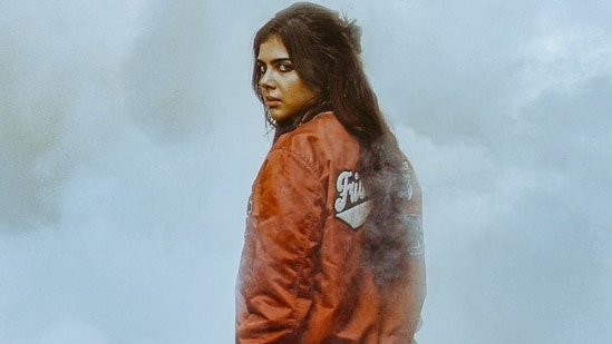 The first female superhero film of India, Lokah: Chapter 1 – Chandra, has collected ₹165 crore worldwide in 10 days of release. But ahead of its release on August 28, lead actor Kalyani Priyadarshan, producer Dulquer Salmaan, and the rest of the team weren't so sure the film would make these numbers. In an interview with Post-cut Clarity, Kalyani revealed the last call Dulquer made to her before the film's release.