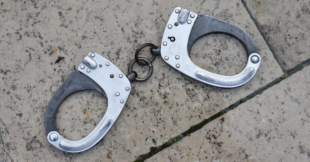 The Mumbai Police on Saturday said that it has arrested a man from Uttar Pradesh's Noida for threatening to bomb the Maharashtra capital. The man, 51-year-old Ashwini Kumar, had on Friday sent a threat message to the official WhatsApp number of the Mumbai Traffic Police in the name of “Firoz”, reported The Indian Express.