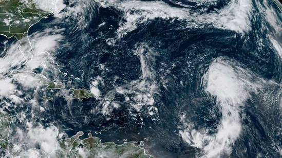 The National Hurricane Center (NHC) has issued a warning, as Hurricane Gabrielle, which is a powerful category 3 storm, is rapidly moving towards the Azores through the Atlantic Ocean. Currently, the hurricane is 1,360 miles west of those islands and moving towards the east-northern direction at a speed of 25 mph. According to reports by Fox35, Gabrielle will rapidly increase its speed over the next few days, but it is expected to remain a hurricane when it reaches the Azores.