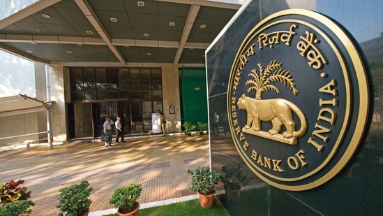 The Reserve Bank of India has revised the bank holiday on Id-e-Milad (Milad-un-Nabi) tomorrow (5 September 2025), after several state governments and market participants requested flexibility in the schedule. Banks across India will remain open on Friday, reversing an earlier directive that had declared it a holiday under the Negotiable Instruments Act. Instead, the RBI shifted the day off to Monday, 8 September, when certain banking transactions, including those in the government securities market, foreign exchange and money markets, will not be settled.