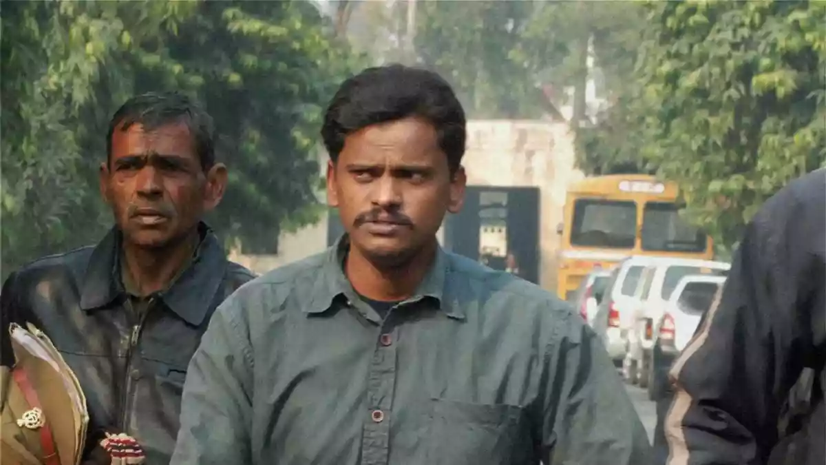 The Supreme Court on Tuesday (October 7, 2025) indicated that Nithari killings convict Surendra Koli may soon be acquitted in the only case in which his conviction still stands. The court observed that it would amount to a “travesty of justice” to uphold the 2011 verdict when Mr. Koli had already been exonerated in 12 other cases arising from the same set of facts and evidence.The Supreme Court on Tuesday (October 7, 2025) indicated that Nithari killings convict Surendra Koli may soon be acquitted in the only case in which his conviction still stands. The court observed that it would amount to a “travesty of justice” to uphold the 2011 verdict when Mr. Koli had already been exonerated in 12 other cases arising from the same set of facts and evidence.While reserving its verdict on Mr. Koli's curative petition, a Bench of Chief Justice of India (CJI) B.R. Gavai and Justices Surya Kant and Vikram Nath said, “This matter deserves to be allowed in a minute.”