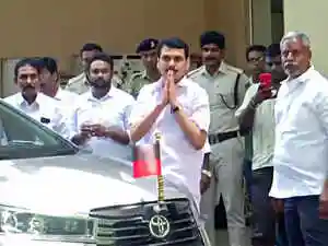 The Supreme Court refused to clarify its April order that led to V. Senthil Balaji's resignation as a minister. While the court stated it did not prevent him from becoming a minister again, it warned that his bail would be canceled if he assumes office, citing concerns about witness influence.The Supreme Court refused to clarify its April order that led to V. Senthil Balaji's resignation as a minister. While the court stated it did not prevent him from becoming a minister again, it warned that his bail would be canceled if he assumes office, citing concerns about witness influence.New Delhi: The Supreme Court on Monday refused to entertain a plea moved by former Tamil Nadu minister and DMK leader V Senthil Balaji for a clarification with regard to an order passed by the top court in April which forced Balaji to resign as a minister.<br><br>A division bench comprising Justices Surya Kant and Joymalya Bagchi observed that the April order did not prevent Balaji from becoming a minister as it only recorded a submission. However, the bench made it clear that it could cancel his bail in case he becomes a minister.