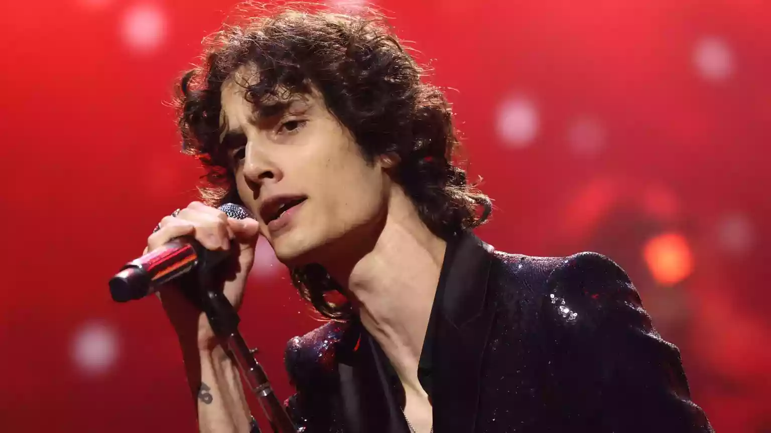 The two sides of Sombr