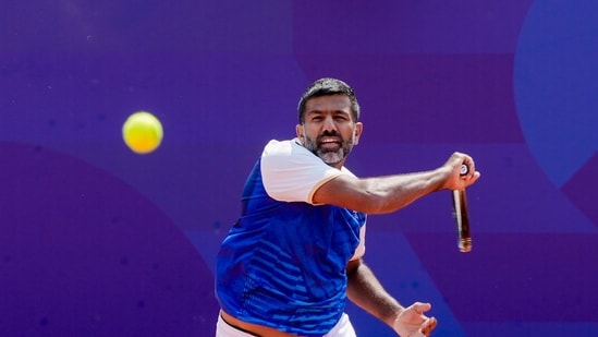 The unseeded Indo-Czech pair lost 2-6 6-7(5) to Heliovaara from Finland and British player Patten India's Rohan Bopanna and his partner Adam Pavlasek fought tooth and nail before being knocked out from the French Open by second seeds Harri Heliovaara and Henry Patten, in Paris on Sunday.
