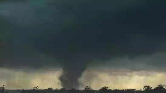 Tornado watch issued for parts of Louisiana & Mississippi