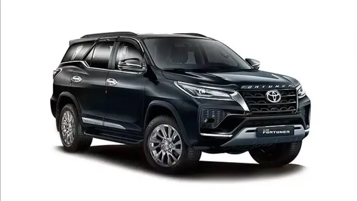 Toyota Kirloskar Motor (TKM) has reduced the prices of many of its popular cars and SUVs. This decision has been taken after the GST Council recently reduced tax rates in the automobile sector. The company has clearly said that the full benefit of the GST reduction will be given to the customers. The new prices will be effective from September 22.