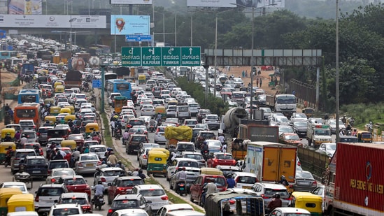 Traffic congestion in Bengaluru has become so severe that a tech employee's viral Reddit post has sparked widespread debate, with many calling it a “hidden tax” on the city's workforce. A Reddit post by a techie living in JP Nagar, detailed the daily struggles of commuting in the city. Earning ₹28 lakh annually (excluding RSUs), the techie noted that he pays ₹6.5 lakh in income tax and ₹1.4 lakh in GST on routine expenses, together amounting to more than three months of work each year.