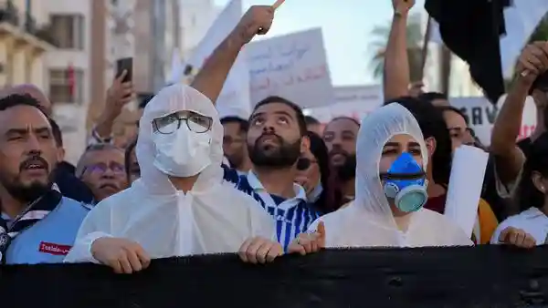 Tunisians take to streets as pollution crisis chokes Gabes