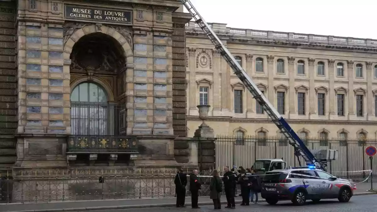 Two Men Arrested Over Theft Of Precious Jewels From Iconic Paris Museum
