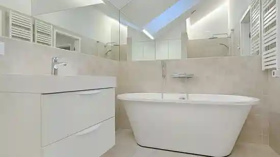 Two parents celebrating their four-year-old daughter's birthday have died in a scalding motel bathtub after a night of partying in the Dallas Motel in São José, in Brazil's Santa Catarina state, according to The Mirror. Jeferson Luiz Sagaz, 37, and his partner Ana Carolina Silva, 41, had spent the day marking their daughter's birthday at a food park and drinking before heading to a nightclub.Two parents celebrating their four-year-old daughter's birthday have died in a scalding motel bathtub after a night of partying in the Dallas Motel in São José, in Brazil's Santa Catarina state, according to The Mirror.Jeferson Luiz Sagaz, 37, and his partner Ana Carolina Silva, 41, had spent the day marking their daughter's birthday at a food park and drinking before heading to a nightclub.Military police officer Jeferson and nail salon owner Ana left the child with Jeferson's sister and checked into the Dallas Motel in São José, in Brazil's Santa Catarina state, just after midnight on August 11. But the couple never showed up to collect their daughter the next morning, prompting concerned relatives to contact police.