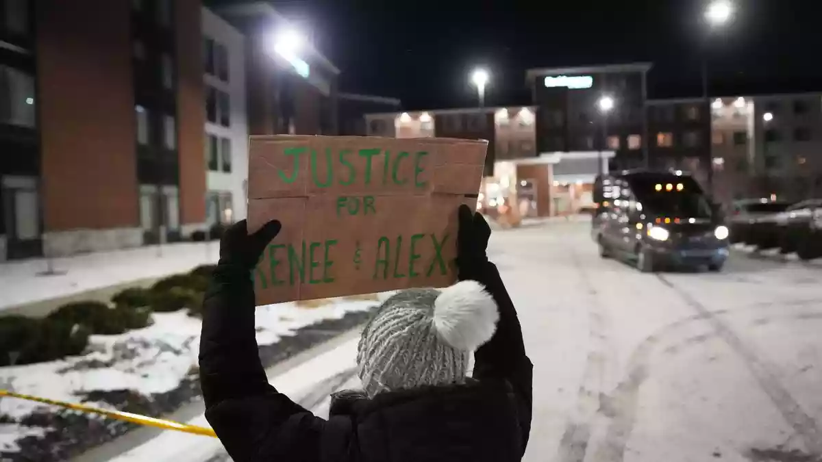 U.S. immigration agents face backlash after Minneapolis killings