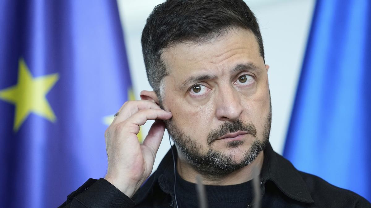 Ukrainian President Volodymyr Zelenskyy says he told European leaders and Donald Trump on Wednesday (August 13, 2025) that Russian President Vladimir Putin “is bluffing” ahead of the planned summit with the U.S. in Alaska. Mr. Putin, Mr. Zelenskyy said in a meeting, “is trying to apply pressure ... on all sectors of the Ukrainian front