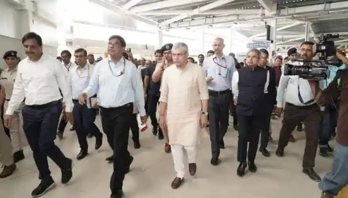 Union Minister Ashwini Vaishnaw inaugurated a new Yatri Suvidha Kendra at NDLS to assist passengers during the upcoming festival rush, ensuring smoother travel and better facilities. The state-of-the-art Yatri Suvidha Kendra at New Delhi Railway Station (NDLS) will provide comfort to passengers during festival season as there is a surge in the passenger volume, Railways Minister Ashwini Vaishnaw said on Saturday.Union Minister Ashwini Vaishnaw inaugurated a new Yatri Suvidha Kendra at NDLS to assist passengers during the upcoming festival rush, ensuring smoother travel and better facilities.The state-of-the-art Yatri Suvidha Kendra at New Delhi Railway Station (NDLS) will provide comfort to passengers during festival season as there is a surge in the passenger volume, Railways Minister Ashwini Vaishnaw said on Saturday.He inspected the newly-constructed permanent holding area which has been designed to accommodate approximately 7,000 passengers at any given time, enhancing pre-boarding comfort and flow.