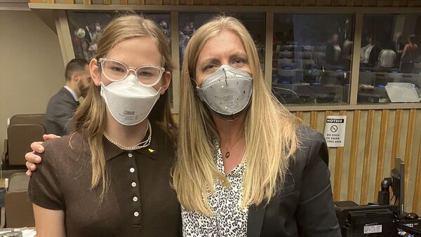 Violet Affleck, 19, the daughter of actors Ben Affleck and Jennifer Garner, spoke at the United Nations on Tuesday at an event titled “Healthy Indoor Air: A Global Call to Action.” The Yale University student has been a vocal advocate for stronger public health protections, particularly mask mandates, and she used her address to issue a passionate call to action.