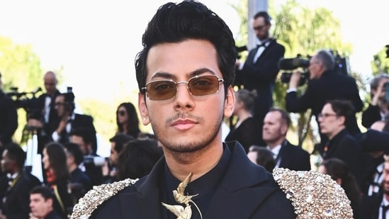 Vishal Jethwa recalls walking the Cannes Film Festival's red carpet, not knowing who Martin Scorsese was, his special bond with Ishaan Khatter and Janhvi Kapoor Vishal Jethwa had one of the biggest moments of his career recently as he got to walk the red carpet at the Cannes Film Festival as his film Homebound, co-starring Janhvi Kapoor and Ishaan Khatter, premiered there. Calling it a “surreal” feeling, Vishal Jethwa admits that he was nervous and scared before going to the French Riviera.