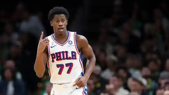 VJ Edgecombe's unique feat during 76ers debut brings up LeBron comparisons