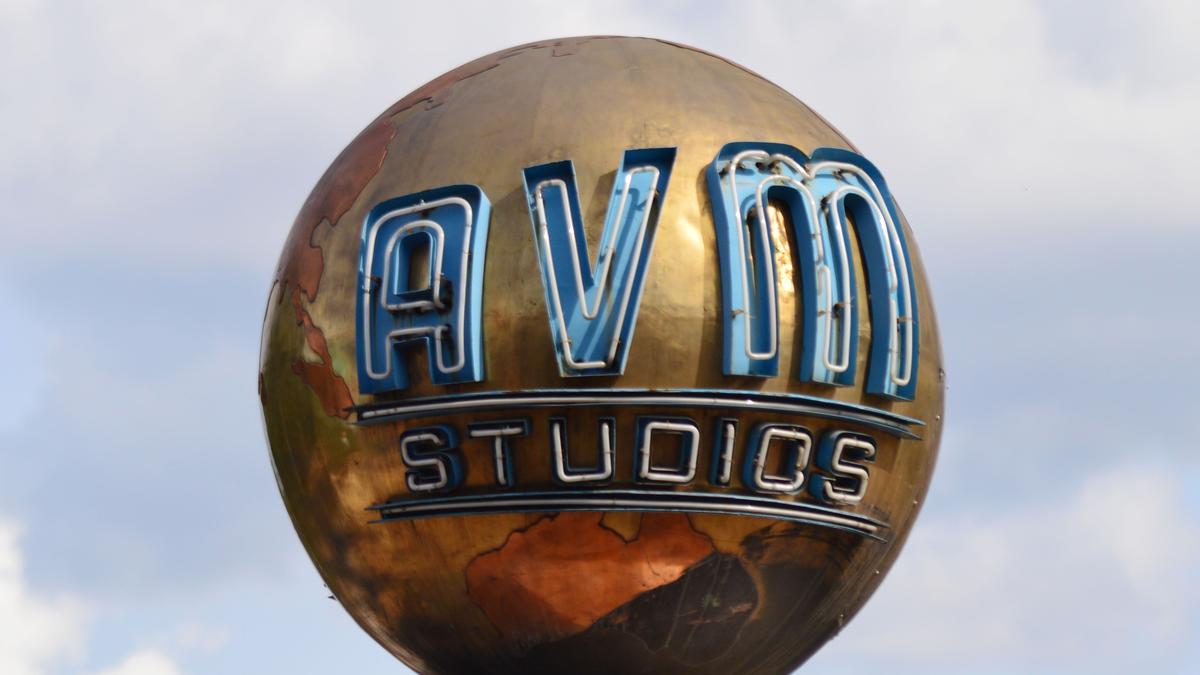 We take a deep dive into famous film shooting spots and locales across Chennai that have been etched in the memory of the masses through the celluloid world. The AVM Studios at Vadapalani has been the eternal muse of Tamil cinema. Long before CGI (Computer Generated Imagery) and green screens entered the scene, AVM Studios was the ultimate fantasy factory that has churned out vintage classics to newer, high-octane hits. In its heyday, the studio provided everything a filmmaker wanted — from bus stands, and houses to temple sets — all within its premises.